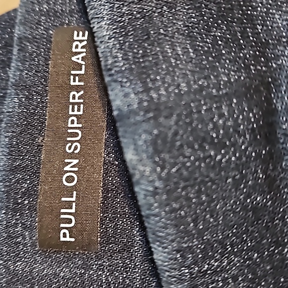 Judy Blue Super Flare Jeans - Picture 10 of 12